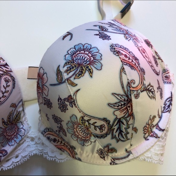 Victoria’s Secret Dream Angel Push Up Bra - Picture 2 of 4